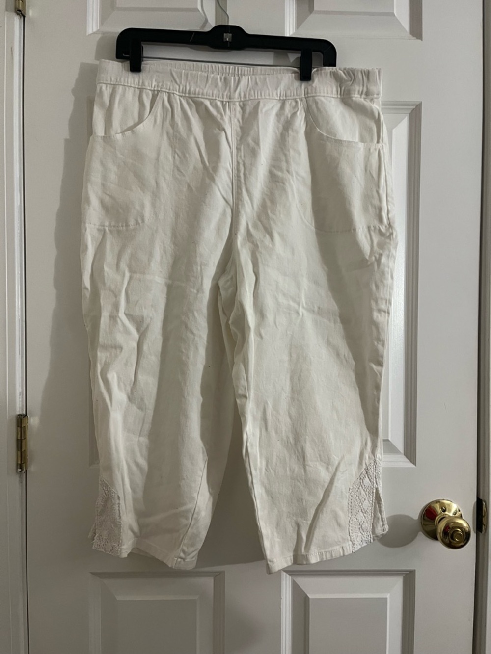 White Mid-Length Knit Capri Pants